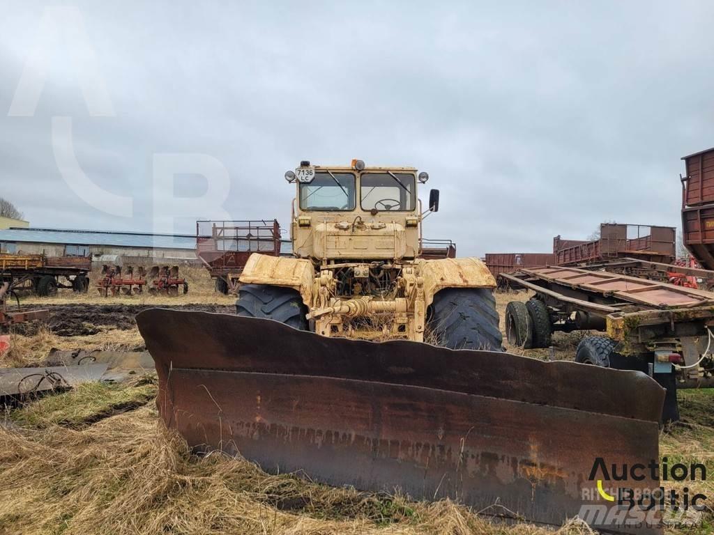 Kirovets K 701 الجرارات