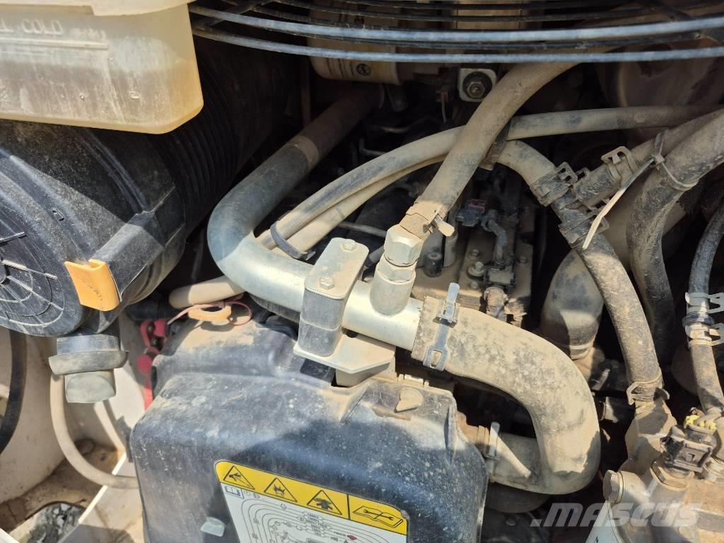Bobcat T 66 لوادر انزلاقية التوجيه