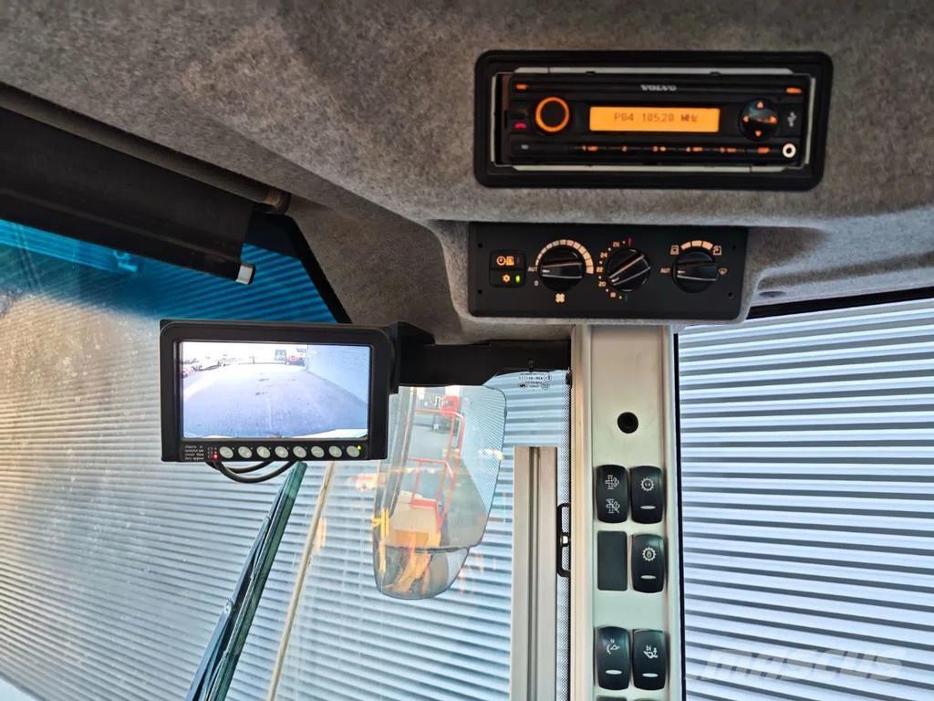 Volvo L180H لوادر بعجل