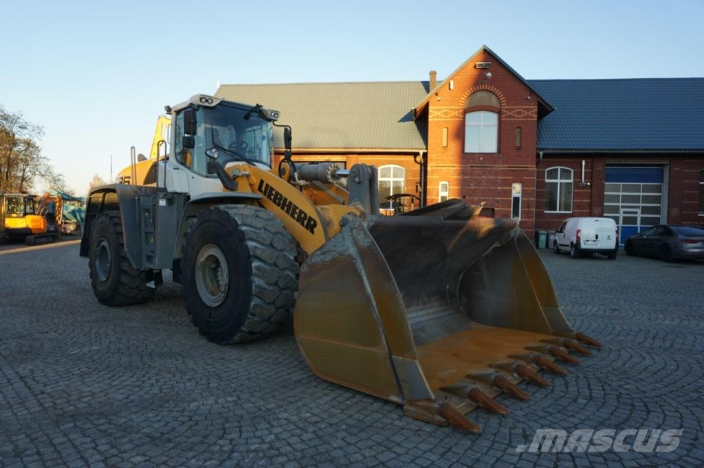 Liebherr 586 xpower لوادر بعجل