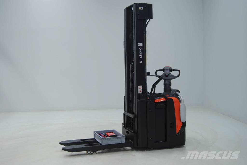 Toyota SPE160L معدات التكديس الجوالة