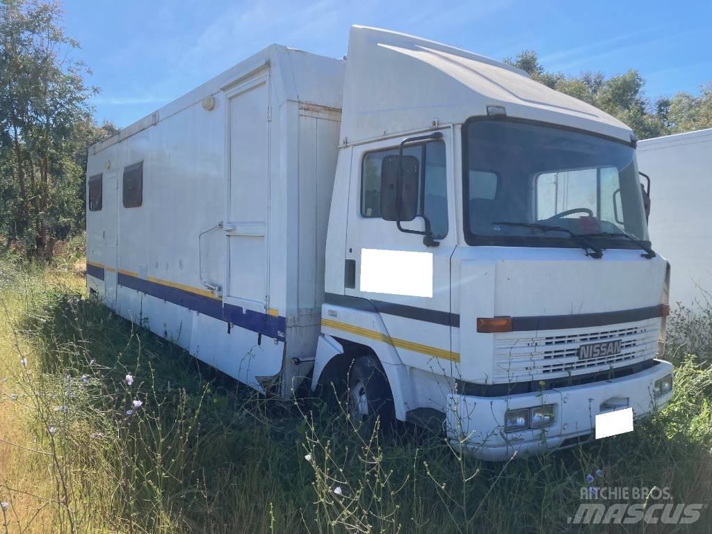 Nissan CAMPER L70 المنازل المتنقلة والكرافانات