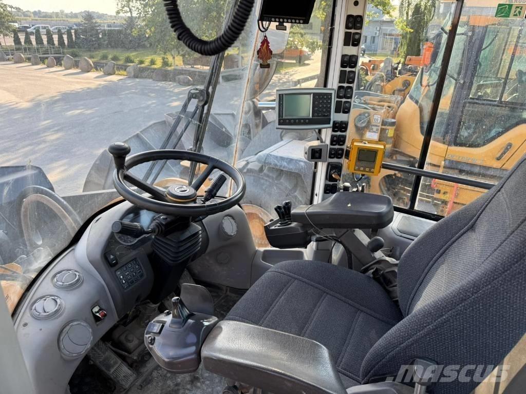 Volvo L 220 H لوادر بعجل