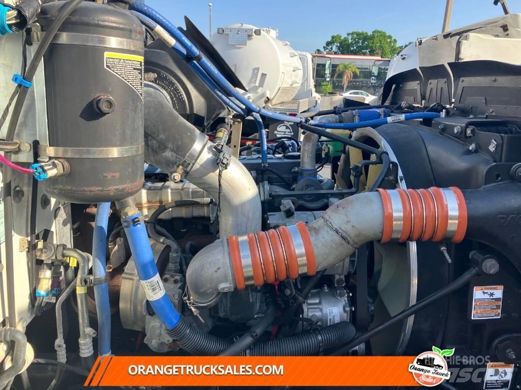 Peterbilt 337 شاحنات ذات هيكل صندوقي