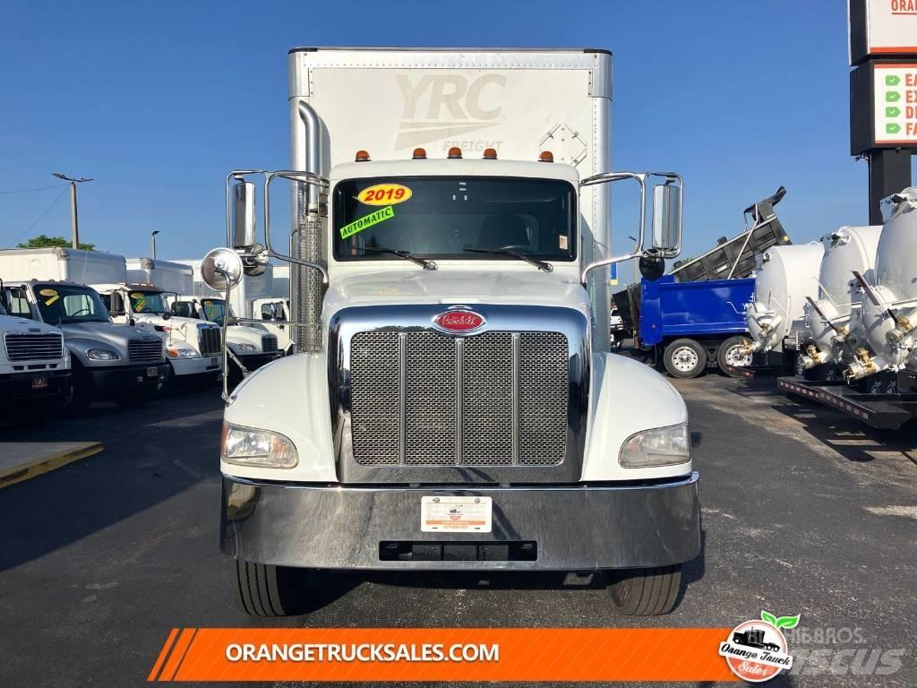 Peterbilt 337 شاحنات ذات هيكل صندوقي
