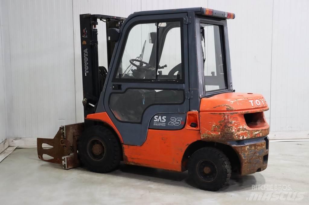 Toyota 62-7FDF25 شاحنات الديزل