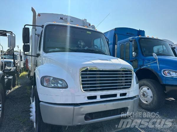 Freightliner M2 شاحنات المخلفات