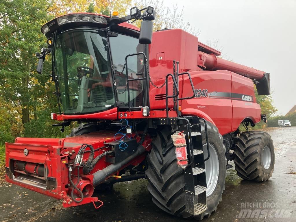 Case IH Axial 8240 حصادات