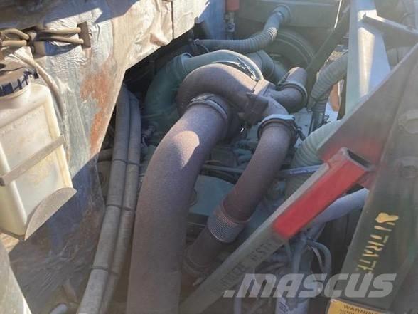 Oshkosh M1070 وحدات الجر