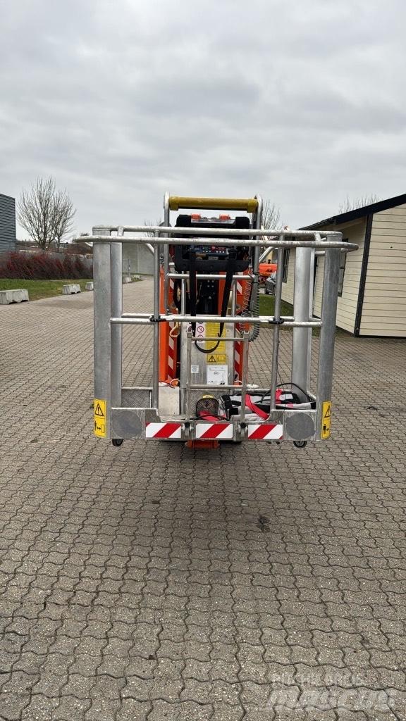 JLG X 20 J Plus رافعات سلة مفصلية