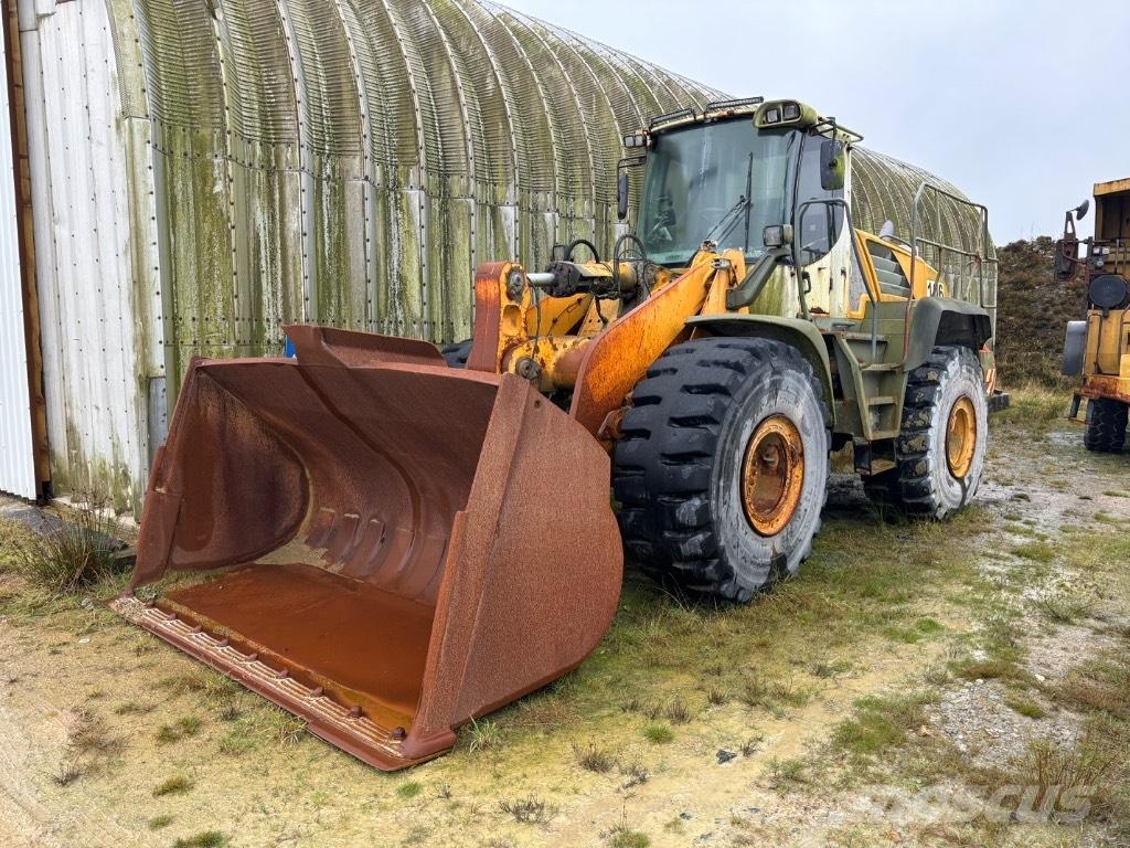 Liebherr L 576 لوادر بعجل
