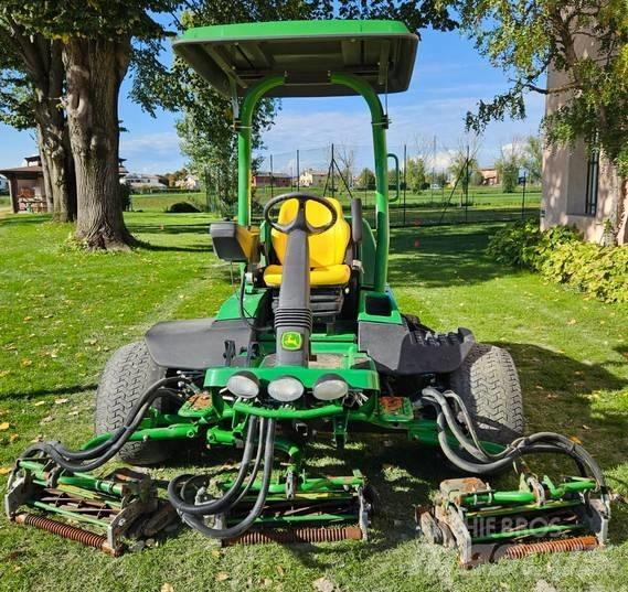 John Deere 7500 A ماكينات جز العشب