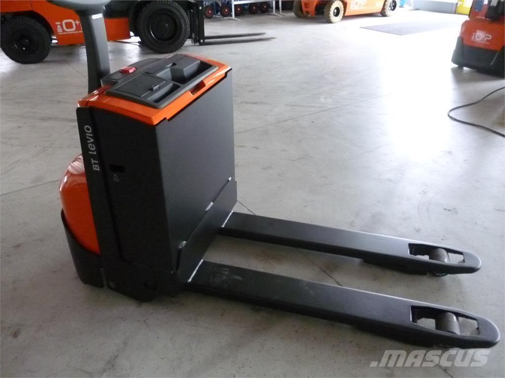 Toyota LWE 160 معدات التكديس الجوالة