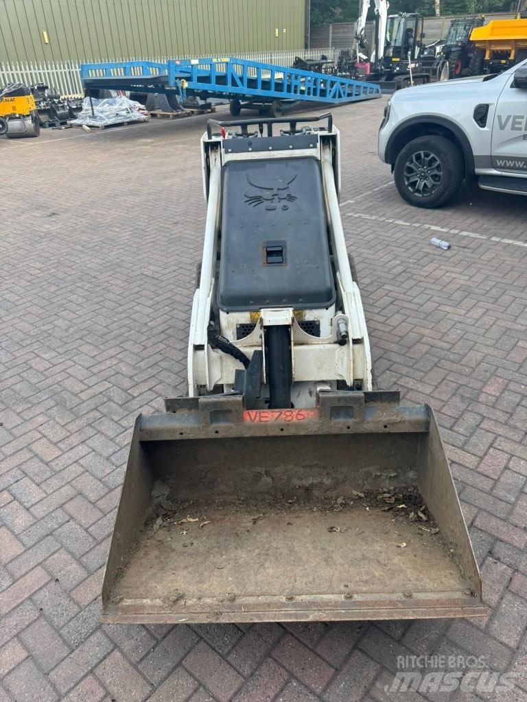 Bobcat MT 100 لوادر زحافة
