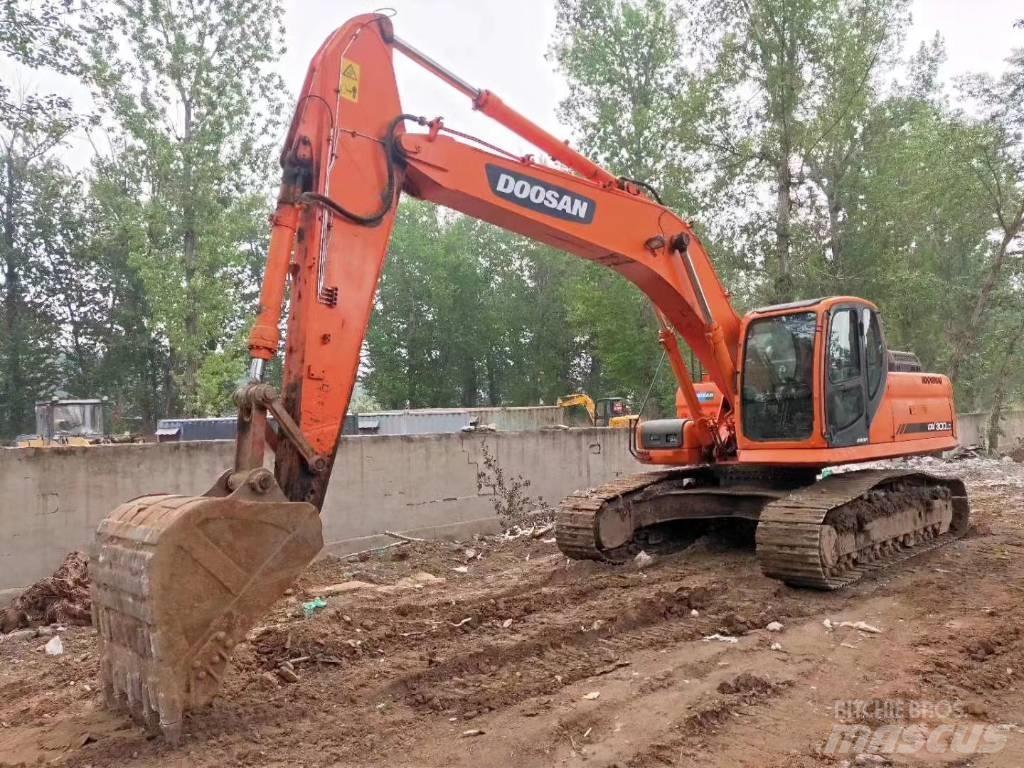 Doosan DX 300 LC حفارات زحافة