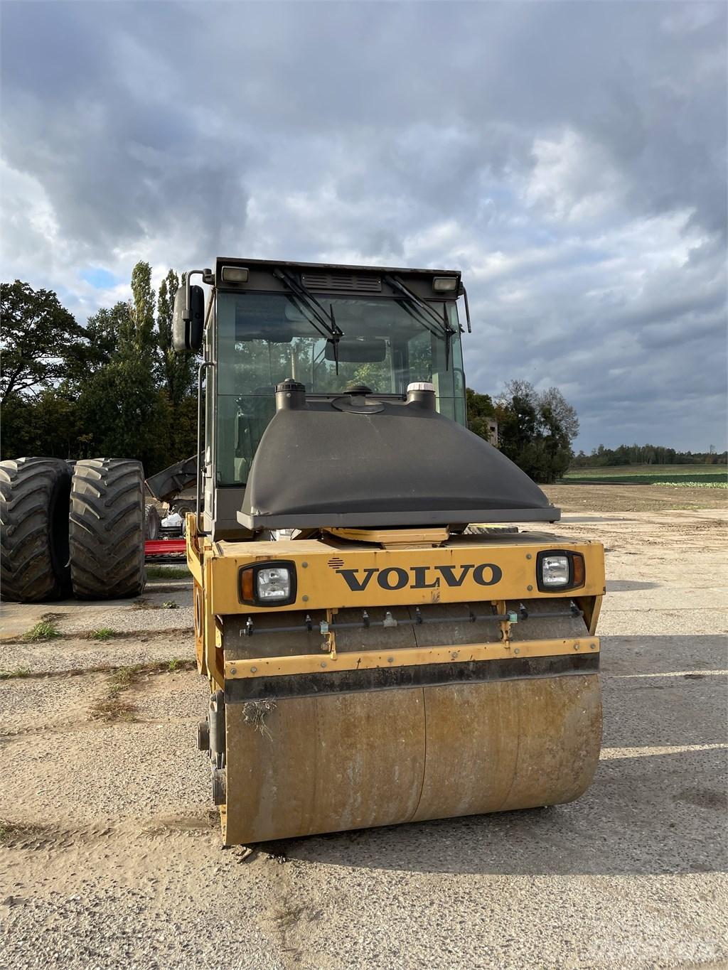 Volvo DD 85 مداحل ثنائية الاسطوانة