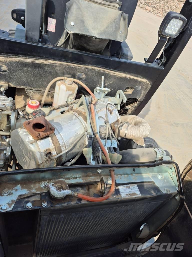 GiANT V 452 T HD لوادر صغيرة