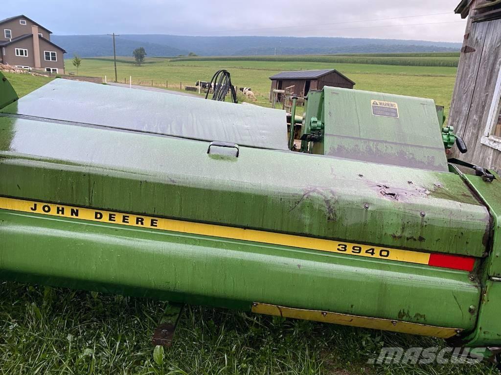 John Deere 3940 حصادات الأعلاف