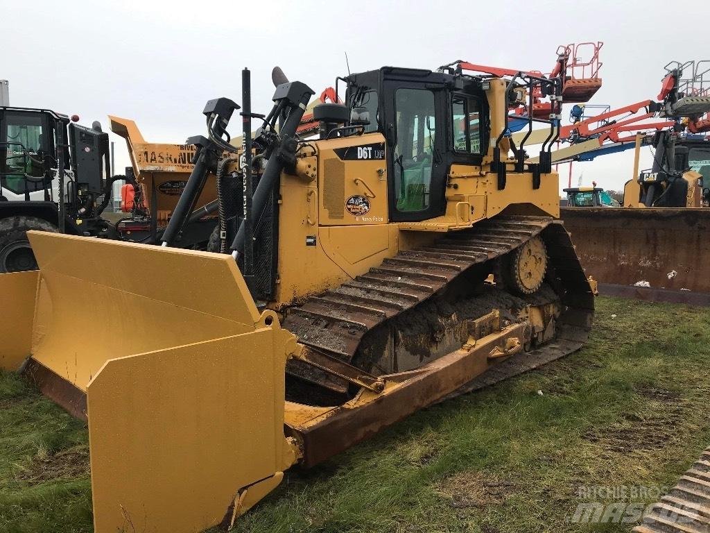 CAT D 6 T LGP D6T بلدوزرات مجنزرة