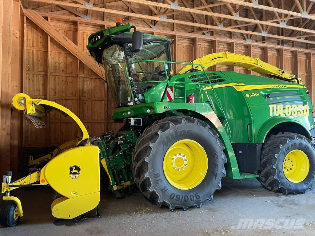 John Deere 8300 علافات ذاتية الدفع