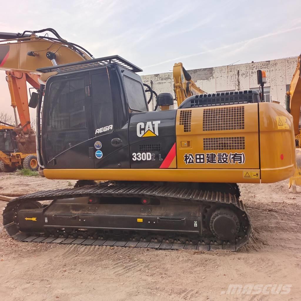 CAT 324 D2L حفارات زحافة