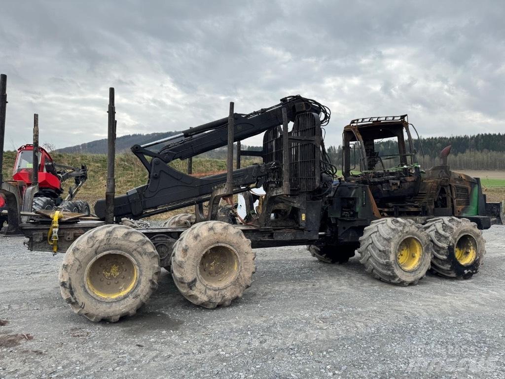 John Deere 1110 E شاحنات