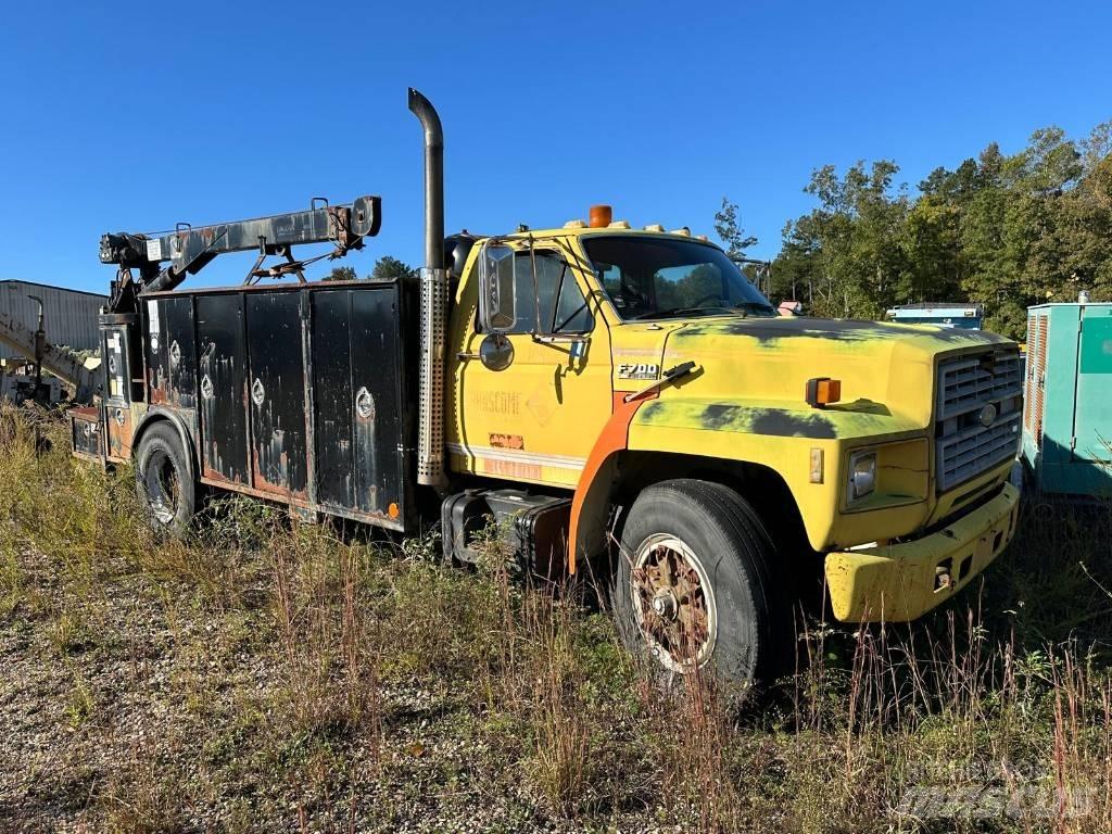 Ford F700 مركبات الأغراض العامة