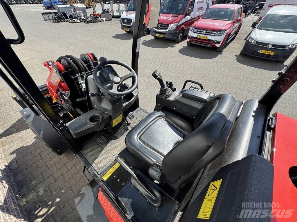 Manitou MLA 5 لوادر بعجل