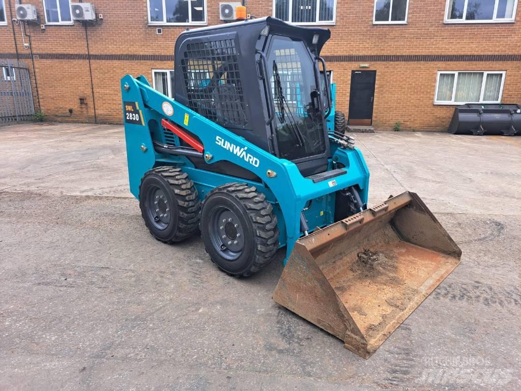 Sunward SWL 2830 لوادر انزلاقية التوجيه