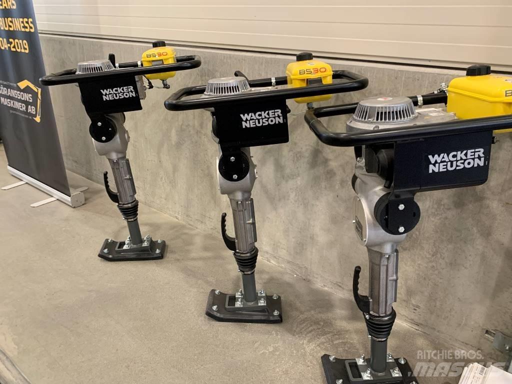 Wacker Neuson BS 30 ِدَكات