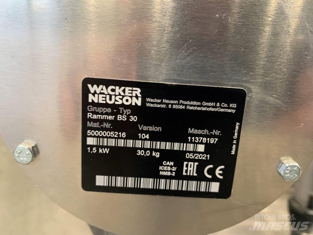 Wacker Neuson BS 30 ِدَكات