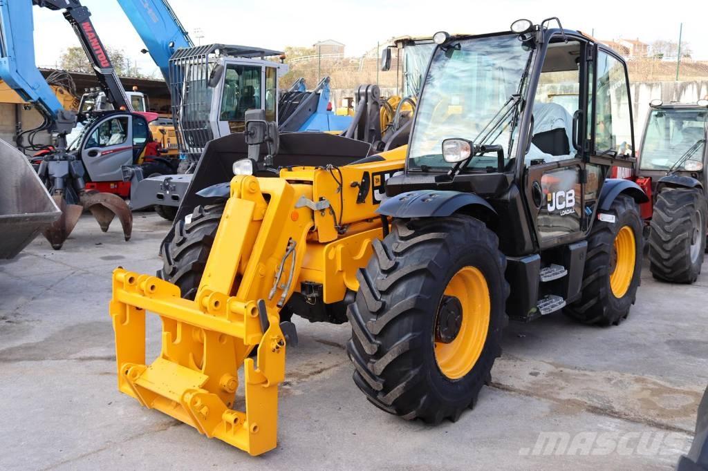 JCB 531-70 معدات مناولة لأغراض الزراعة