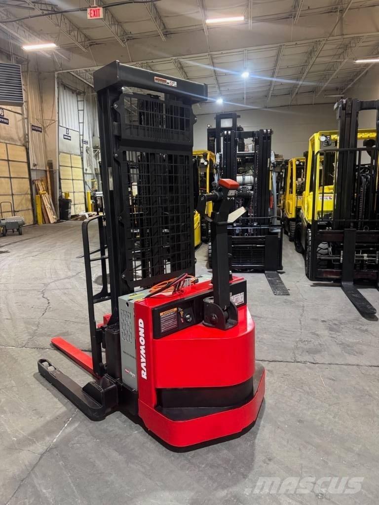 Raymond RSS40 شاحنات مناولة ذاتية الدفع