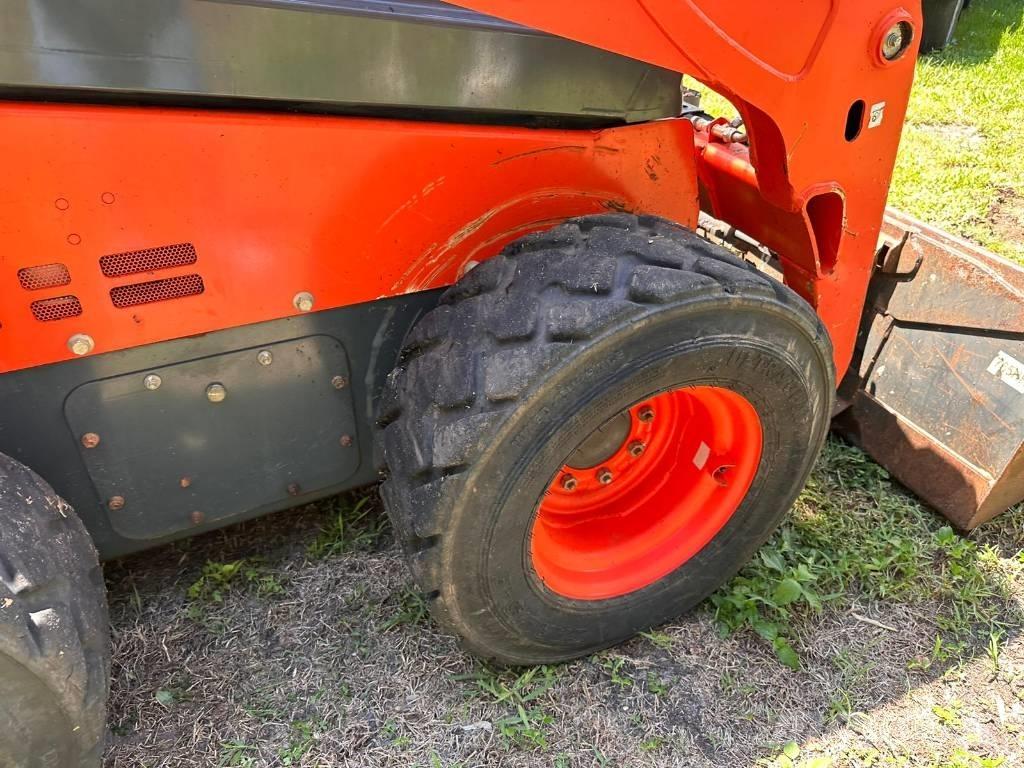 Kubota SSV 75 لوادر انزلاقية التوجيه