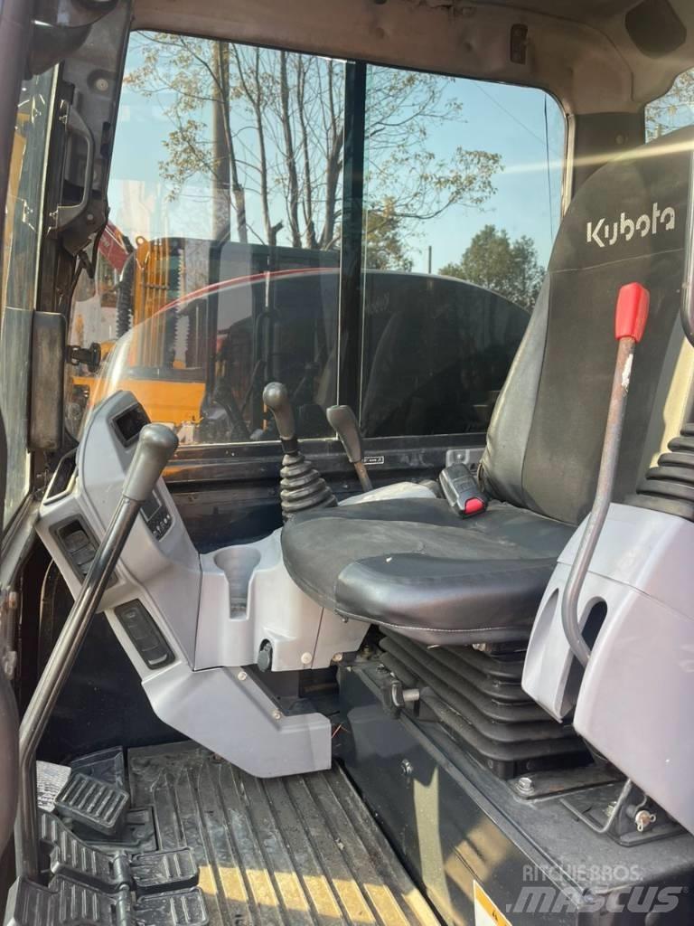 Kubota 165 حفارات زحافة