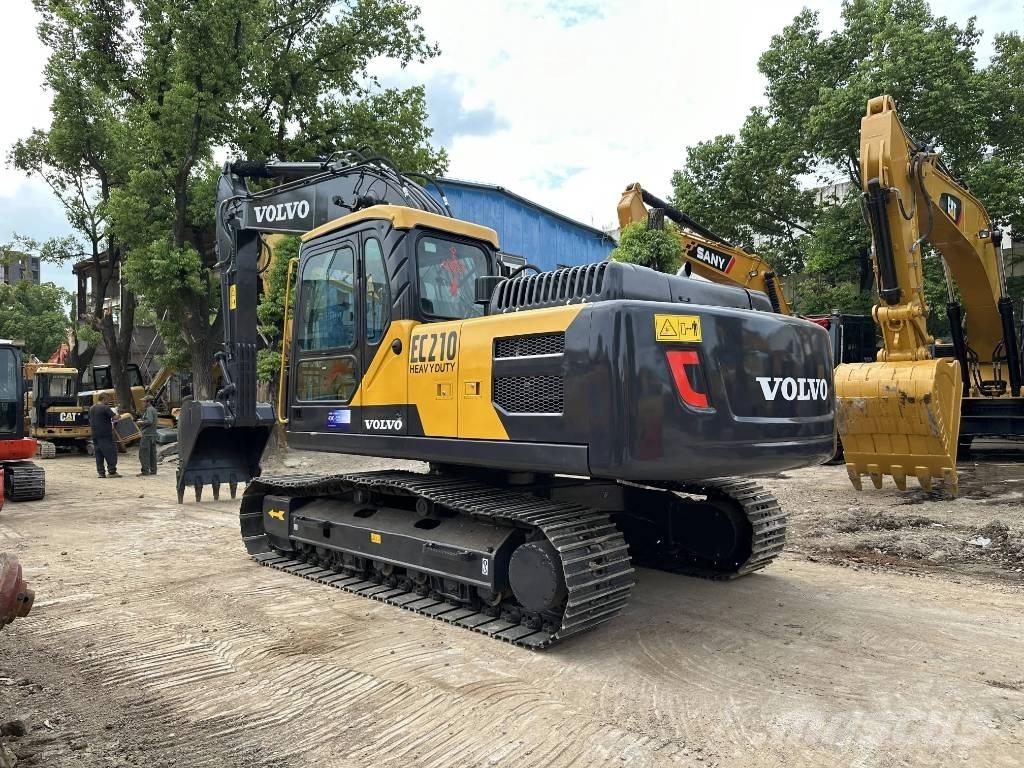 Volvo EC210D حفارات زحافة