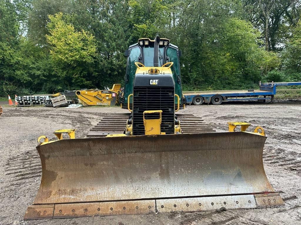 CAT D 4 K 2 LGP بلدوزرات مجنزرة