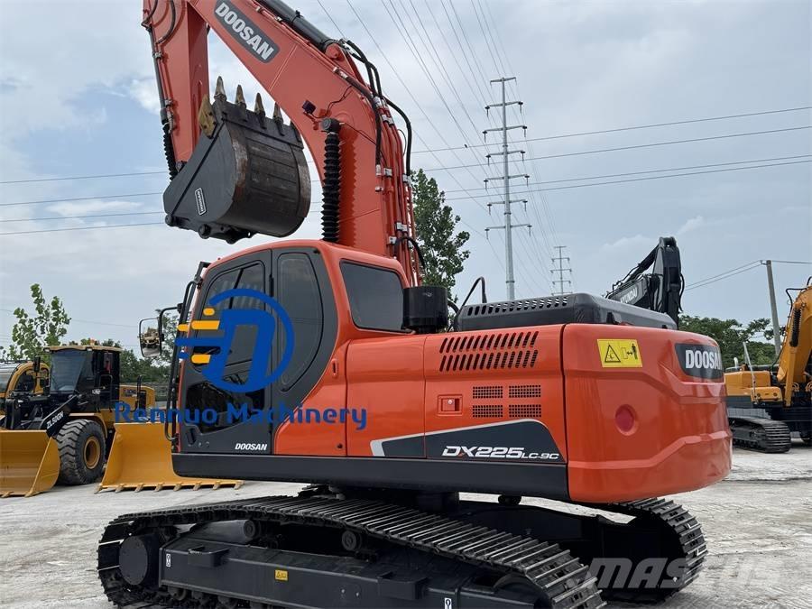 Doosan DX 225 LC-9C حفارات زحافة