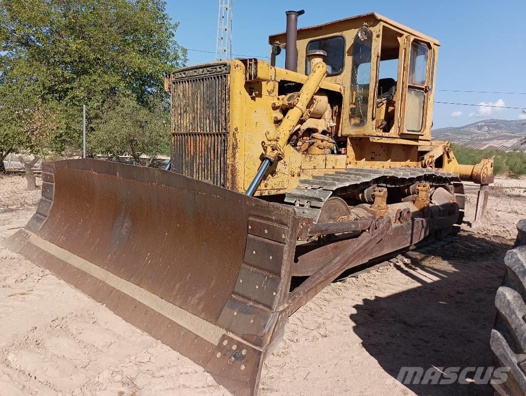 Komatsu D 85 A-12 بلدوزرات مجنزرة