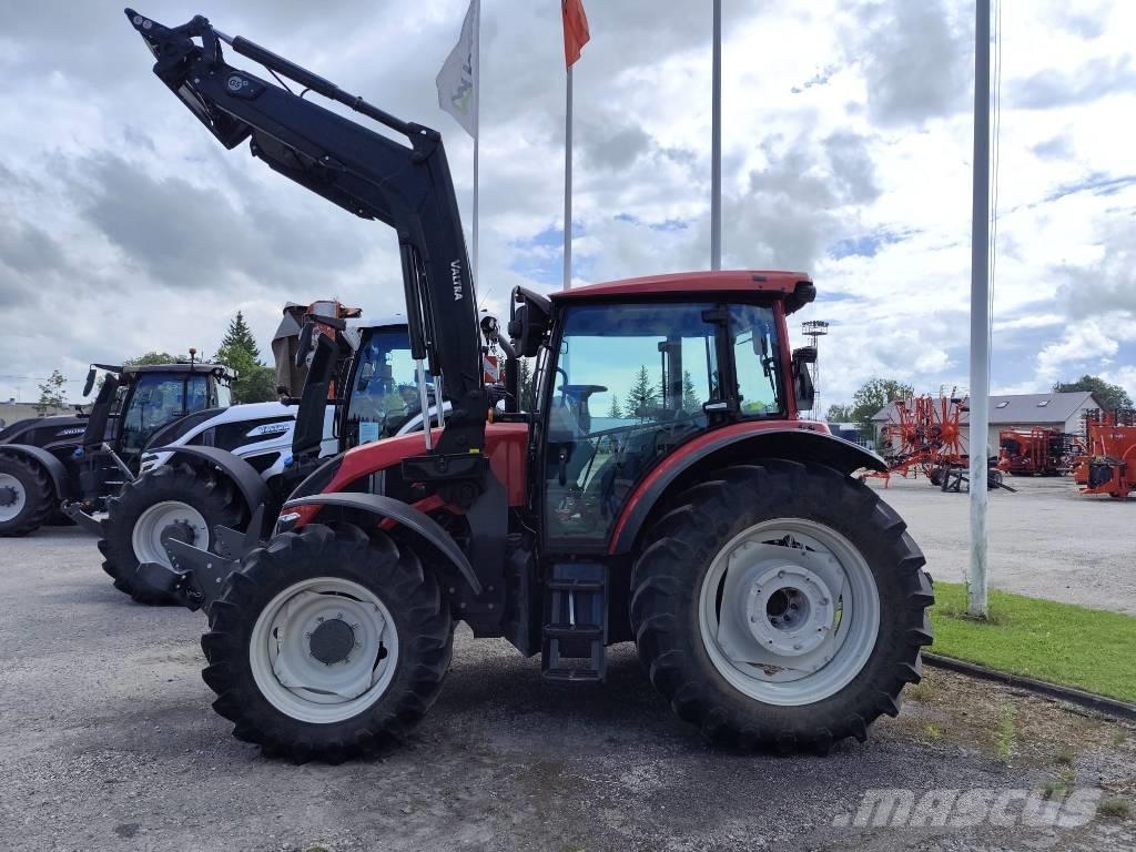 Valtra A 135 الجرارات