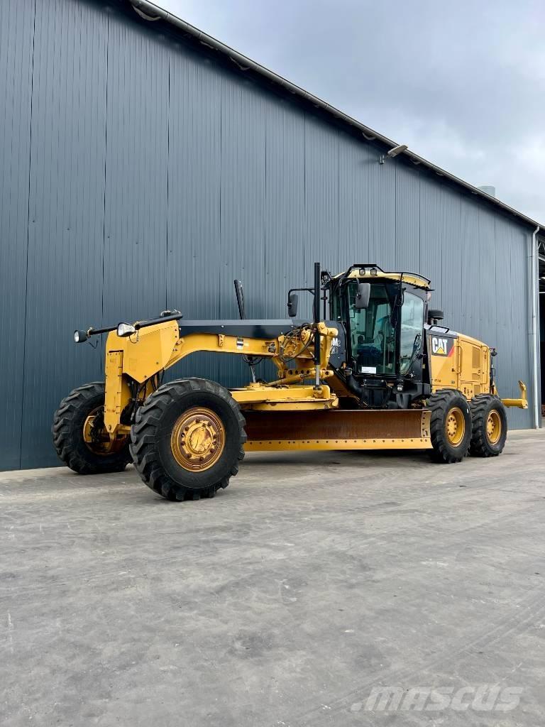 CAT 140M2 AWD معدات تمهيد الطرق