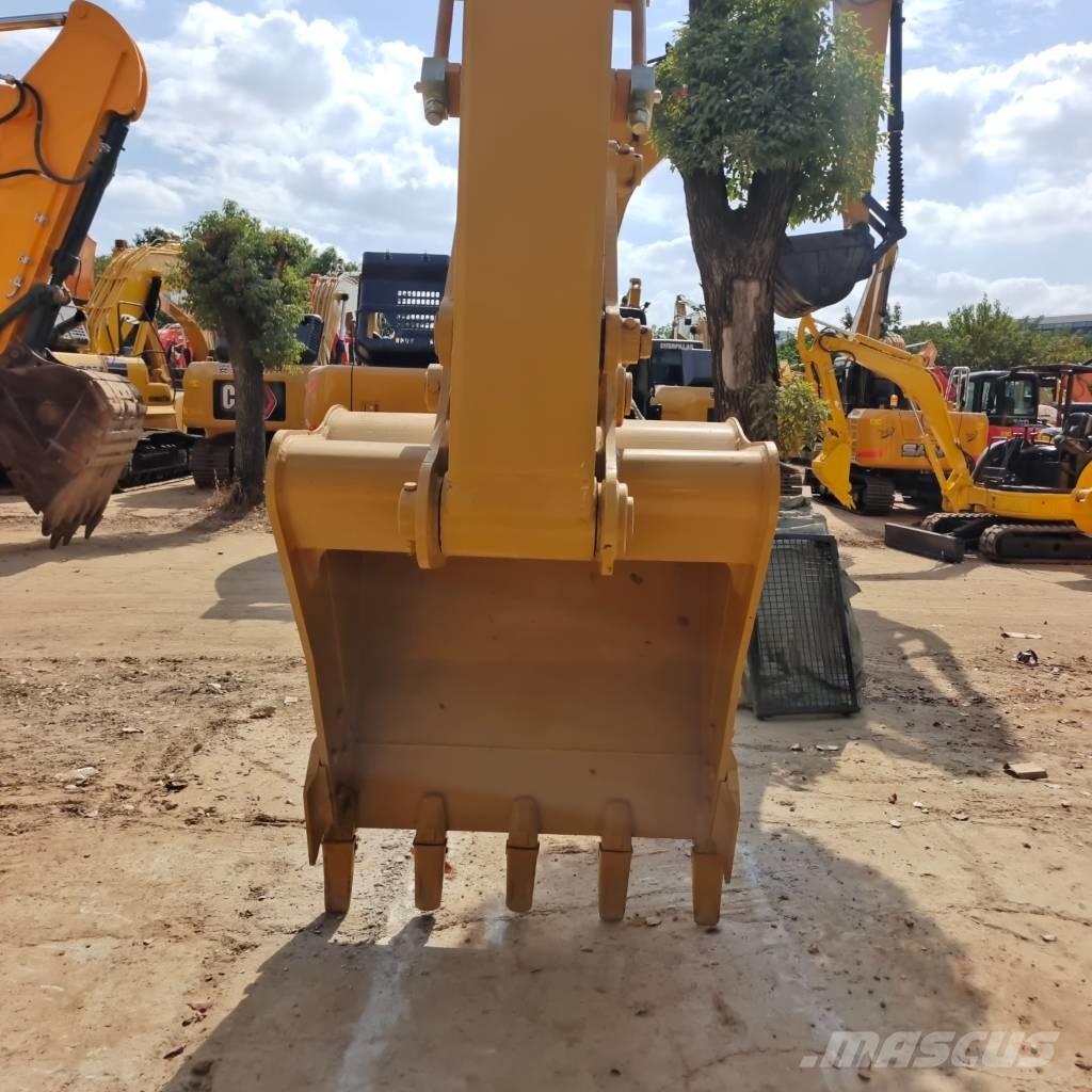 CAT 320D2 حفارات زحافة