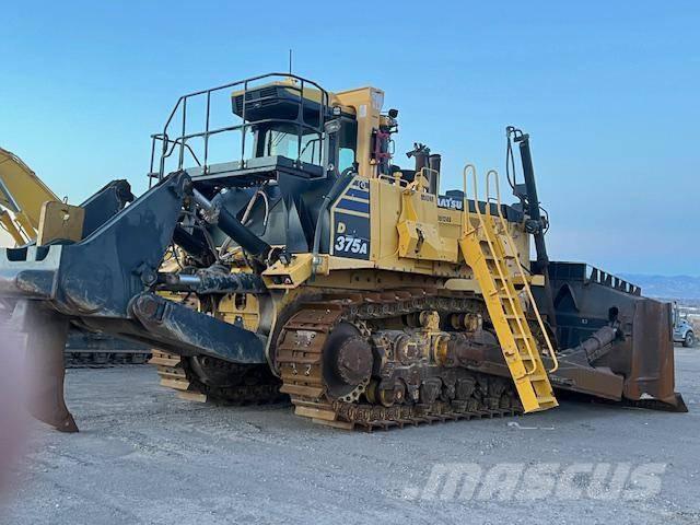 Komatsu D385 بلدوزرات مجنزرة