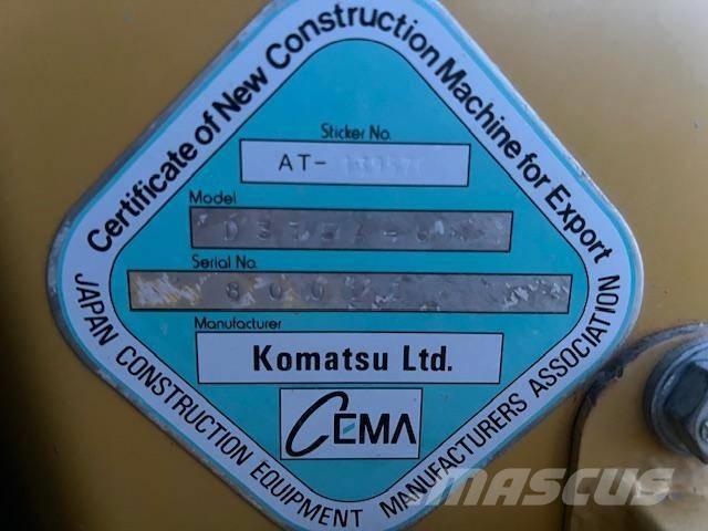Komatsu D385 بلدوزرات مجنزرة