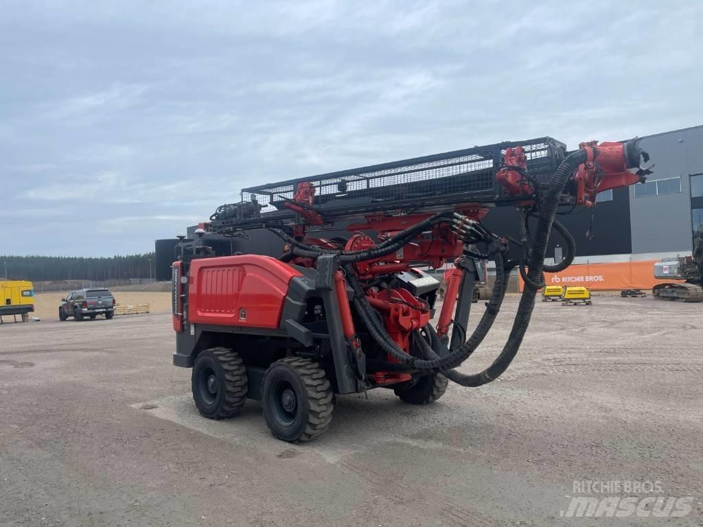 Sandvik DC300Ri معدات الثقب السطحي