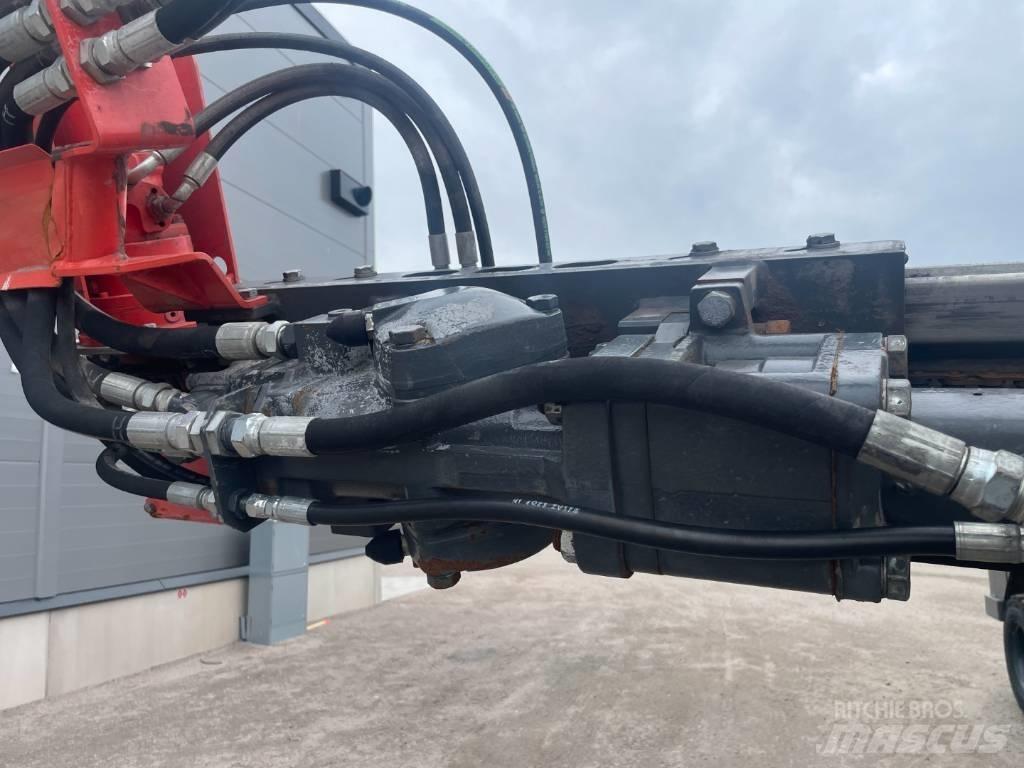 Sandvik DC300Ri معدات الثقب السطحي