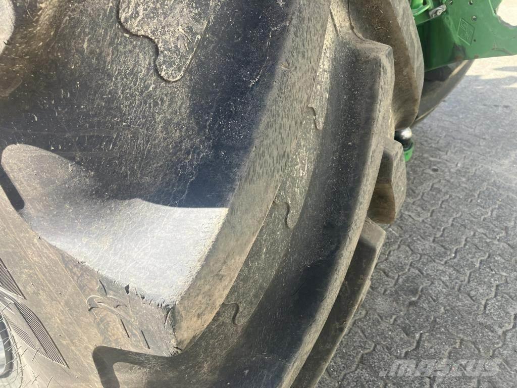 John Deere 6R250 الجرارات
