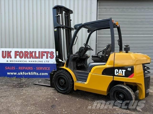 CAT DP40NT شاحنات الديزل