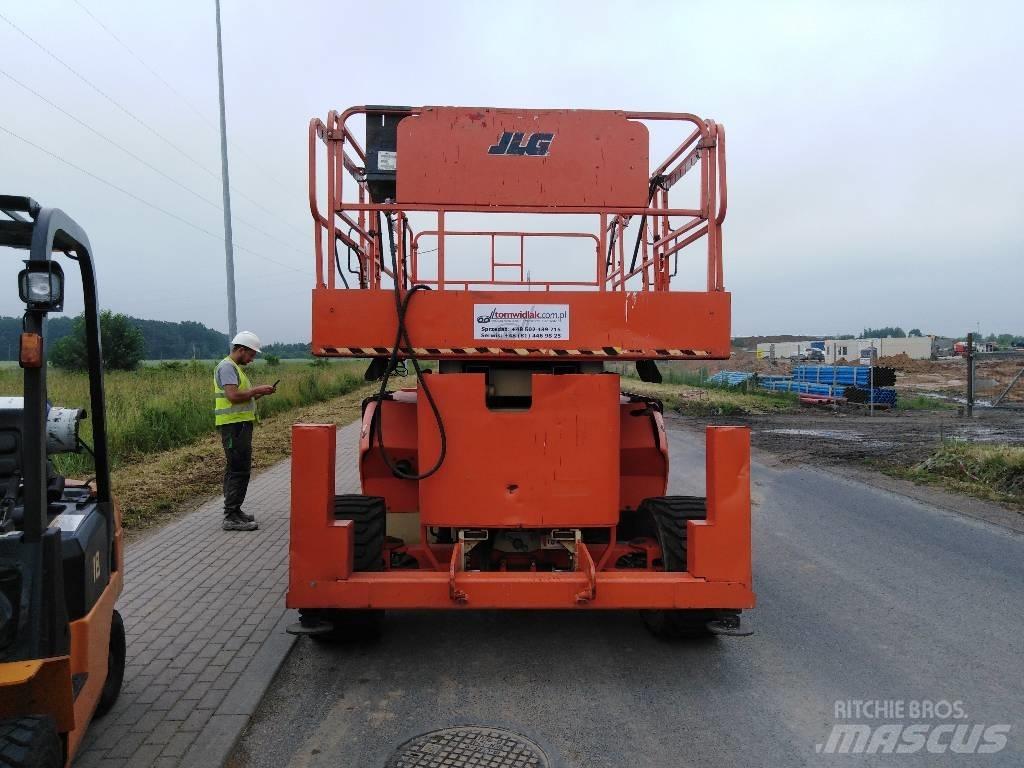 JLG 4393 RT رافعات مقصية الشكل