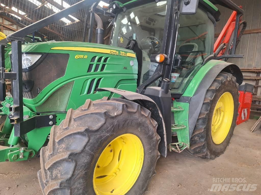 John Deere 6115 R الجرارات